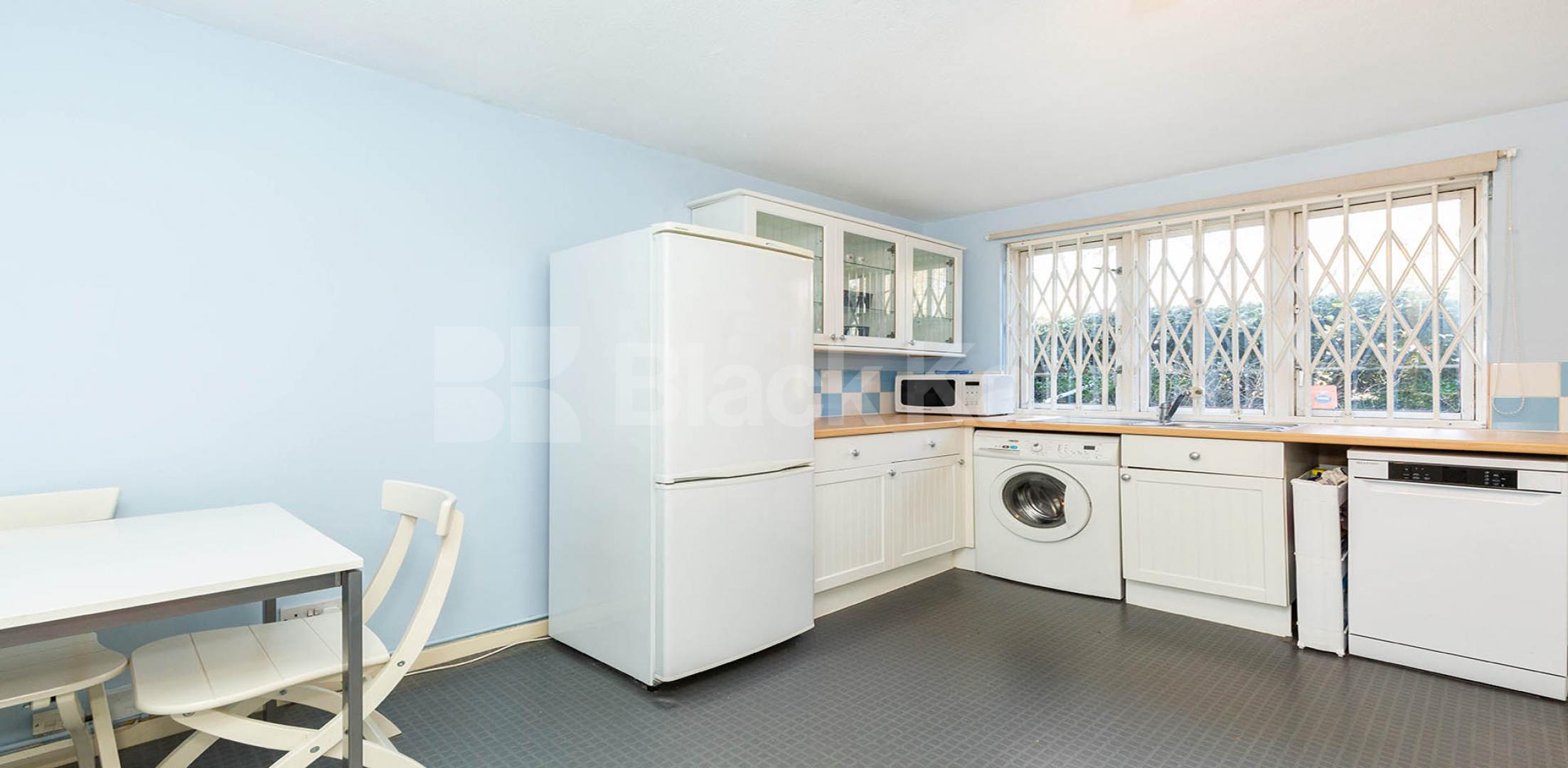 			GARDEN FLAT!, 1 Bedroom, 1 bath, 1 reception Flat			 Barker Drive, CAMDEN